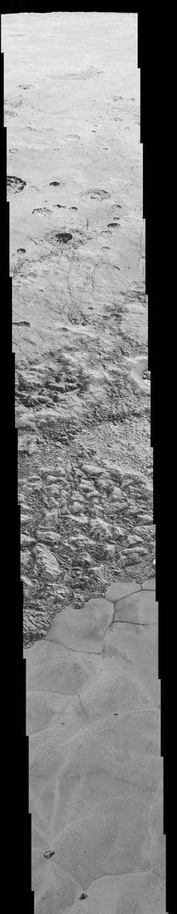 Mosaico ad alta risoluzione di Plutone fotografato dalla sonda New Horizons, oggetto della cintura di Kuiper
