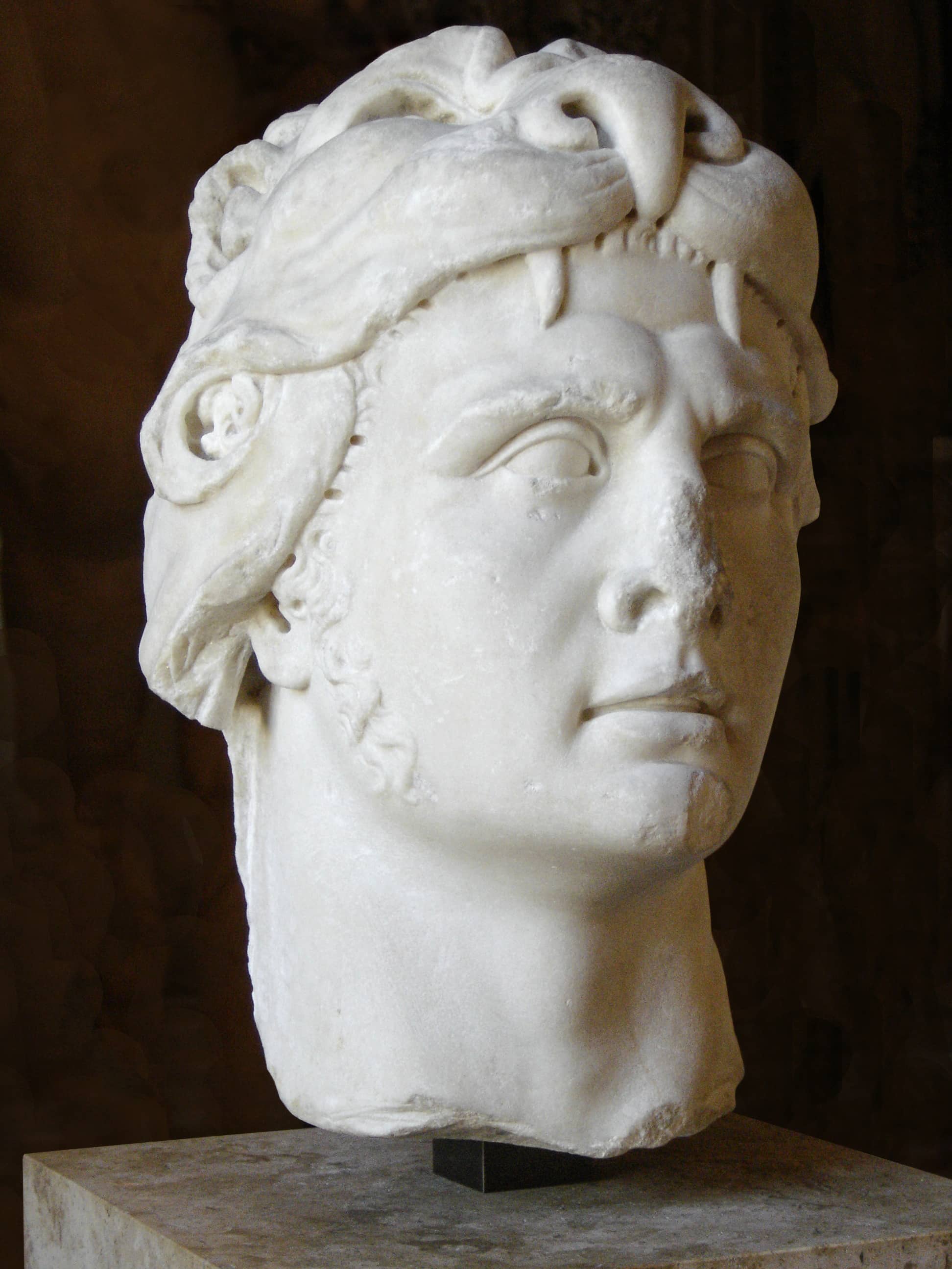 Busto marmoreo di Mitridate VI Eupatore conservato al Louvre