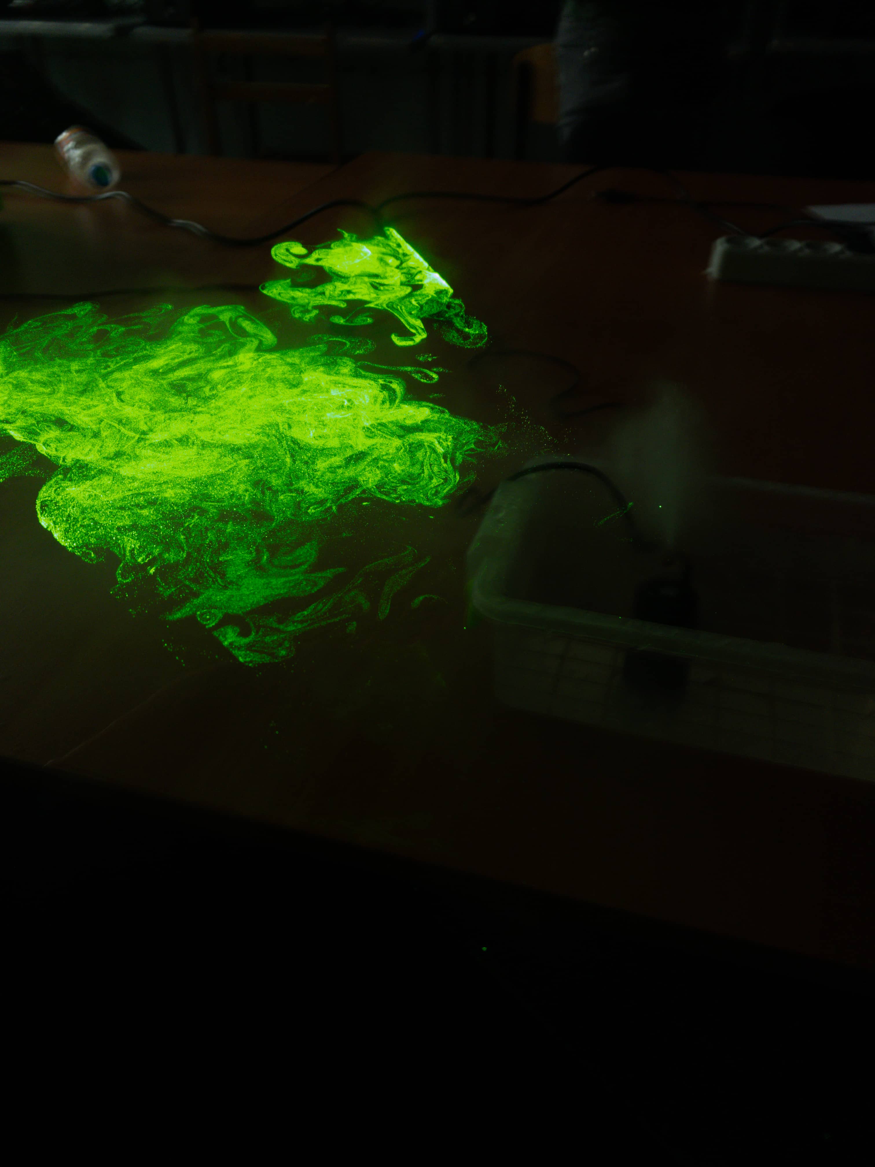 Raggio laser visibile in una soluzione colloidale che mostra l'effetto Tyndall