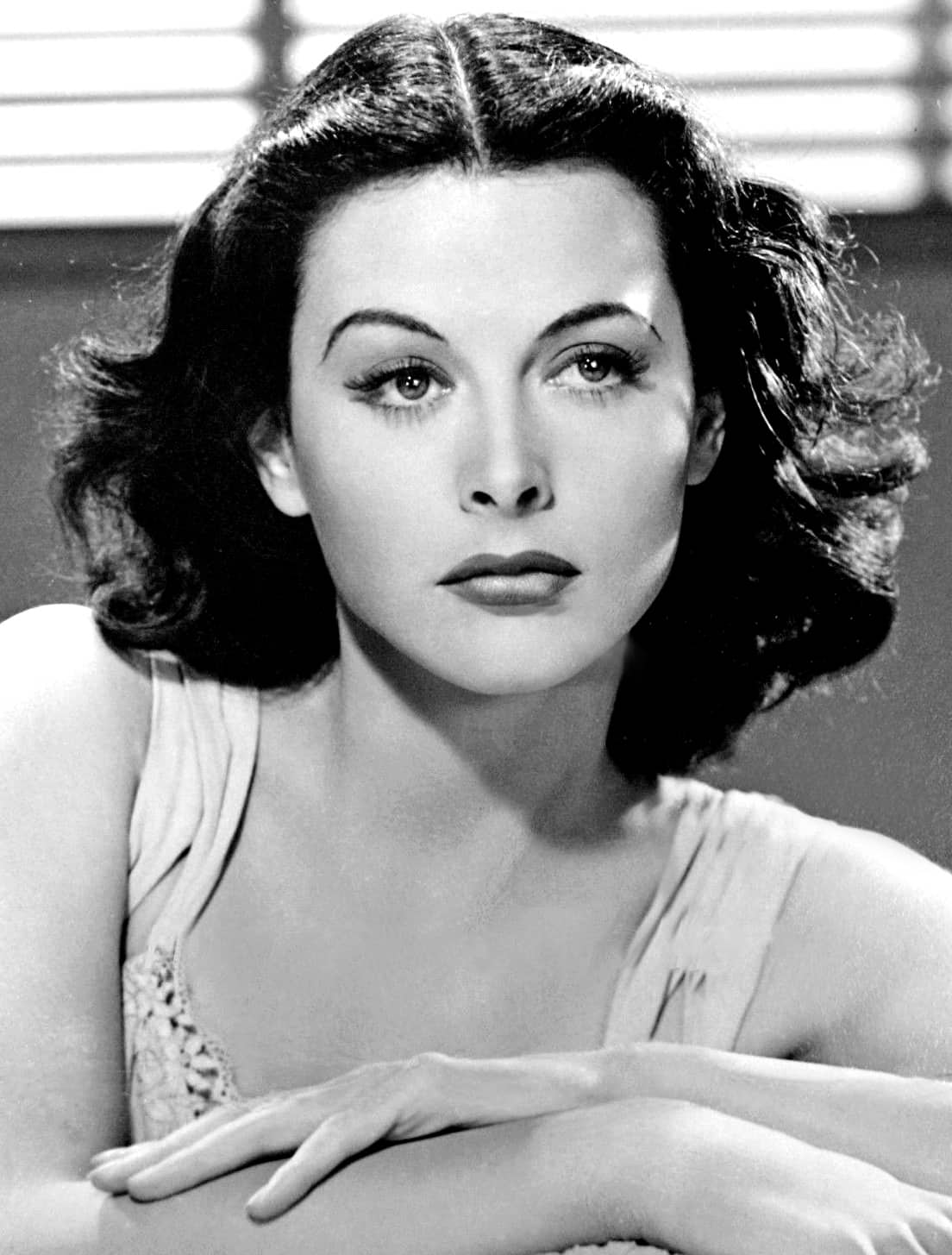 Ritratto dell'attrice e inventrice Hedy Lamarr nel 1940