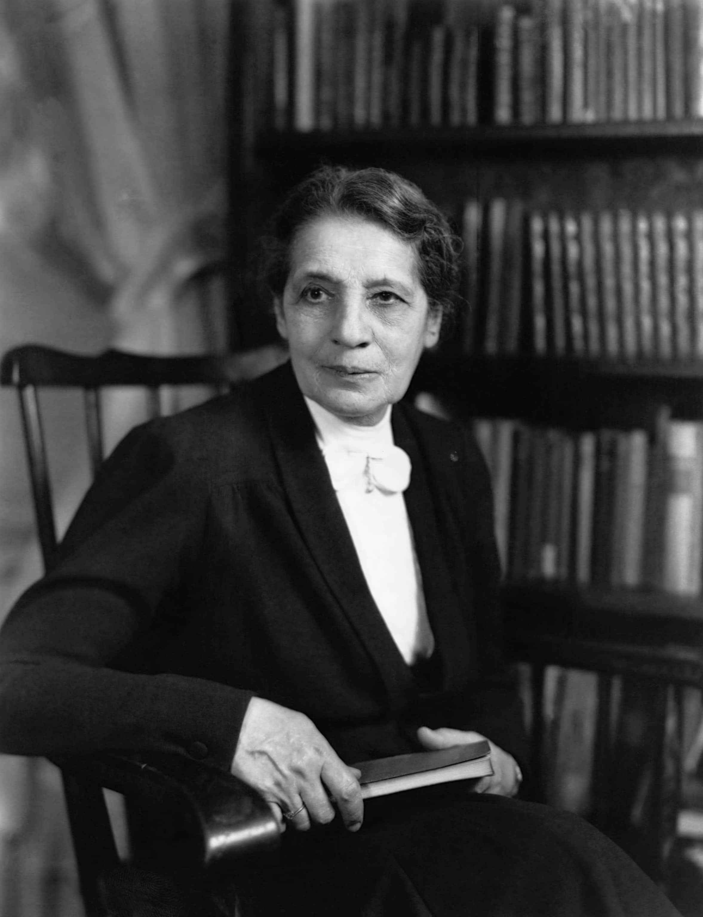 Ritratto della fisica Lise Meitner