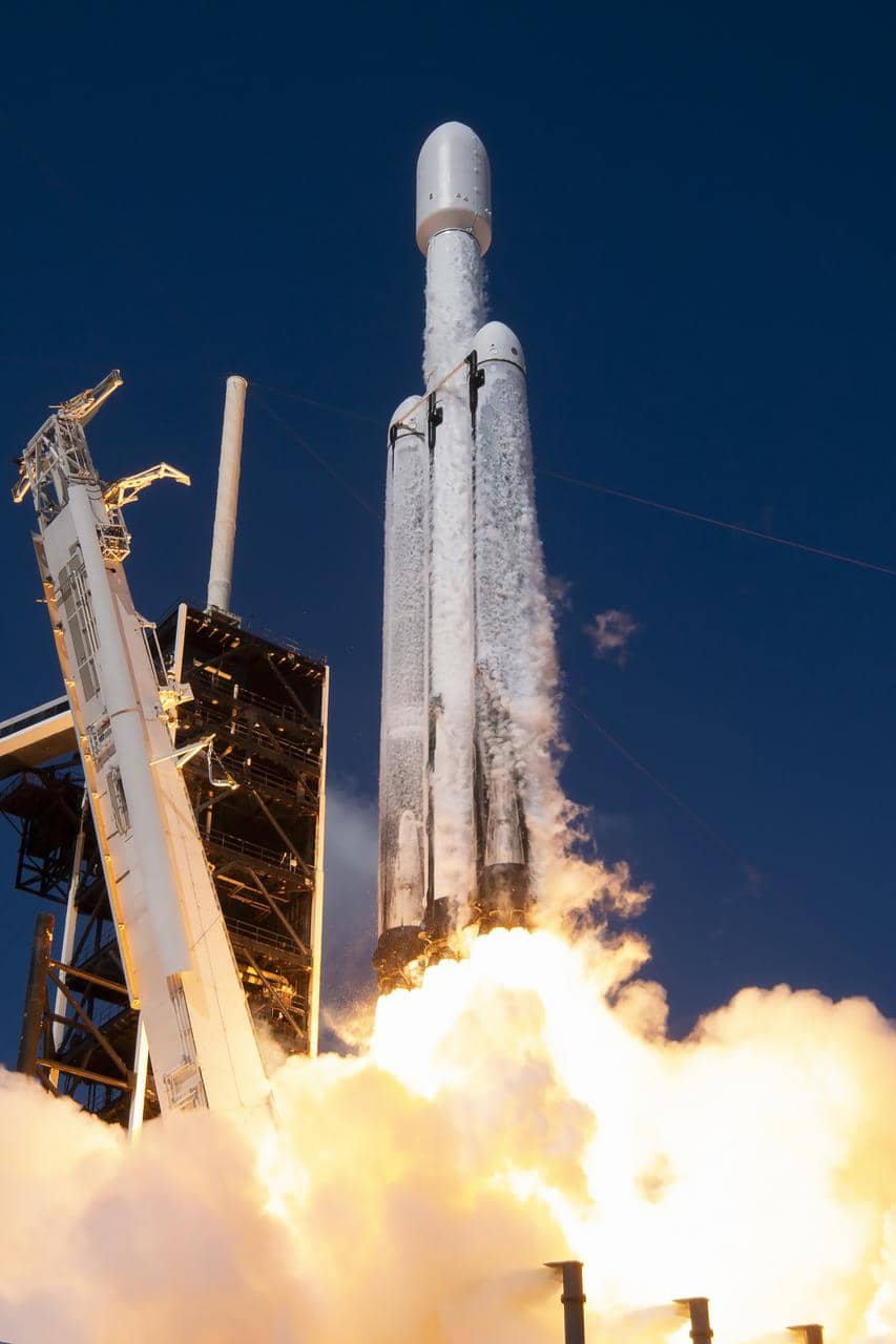 Il razzo Falcon Heavy decolla con a bordo la sonda Europa Clipper il 14 ottobre 2024