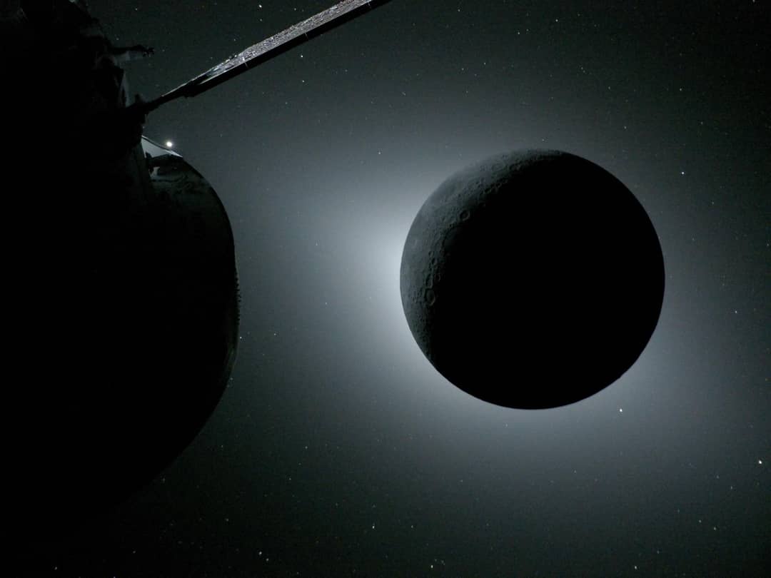 Vista della Terra e dello spazio profondo ripresa da un oblò della capsula Orion durante una missione Artemis