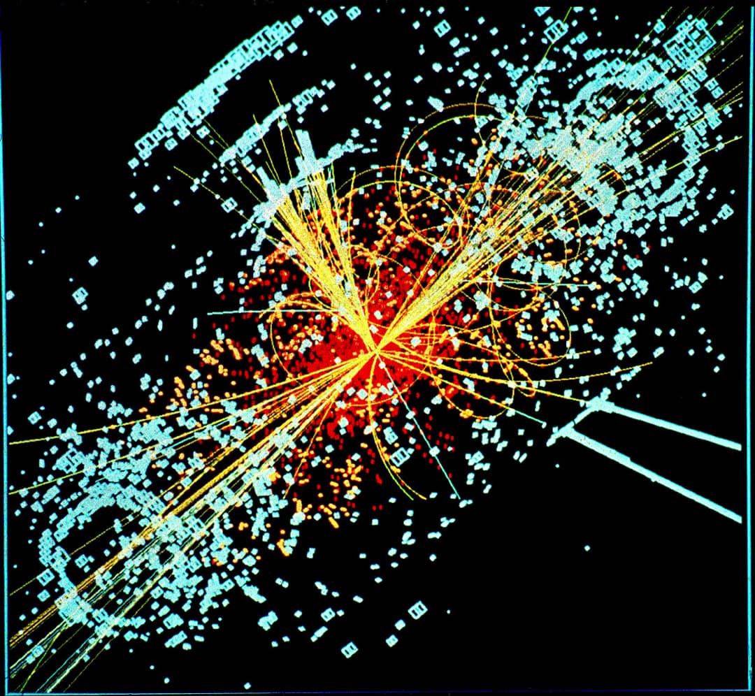 Ricostruzione di una collisione di particelle nel rivelatore CMS del CERN