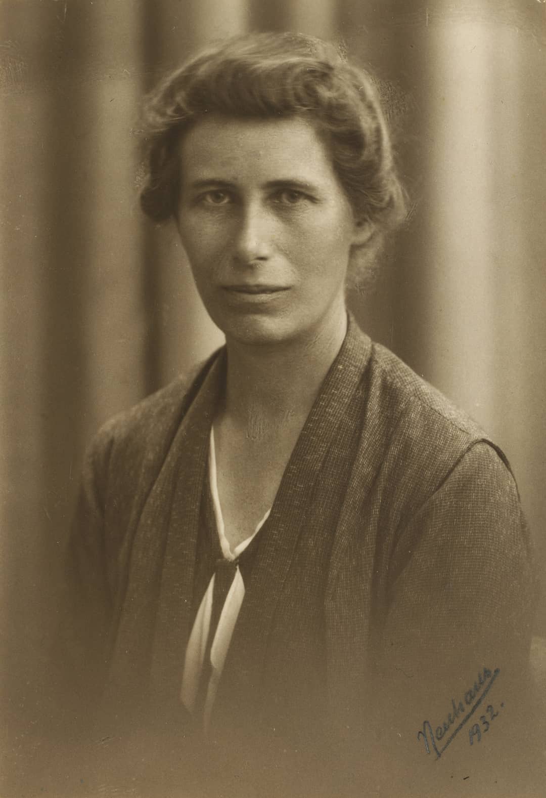 Ritratto fotografico di Inge Lehmann sismologa danese