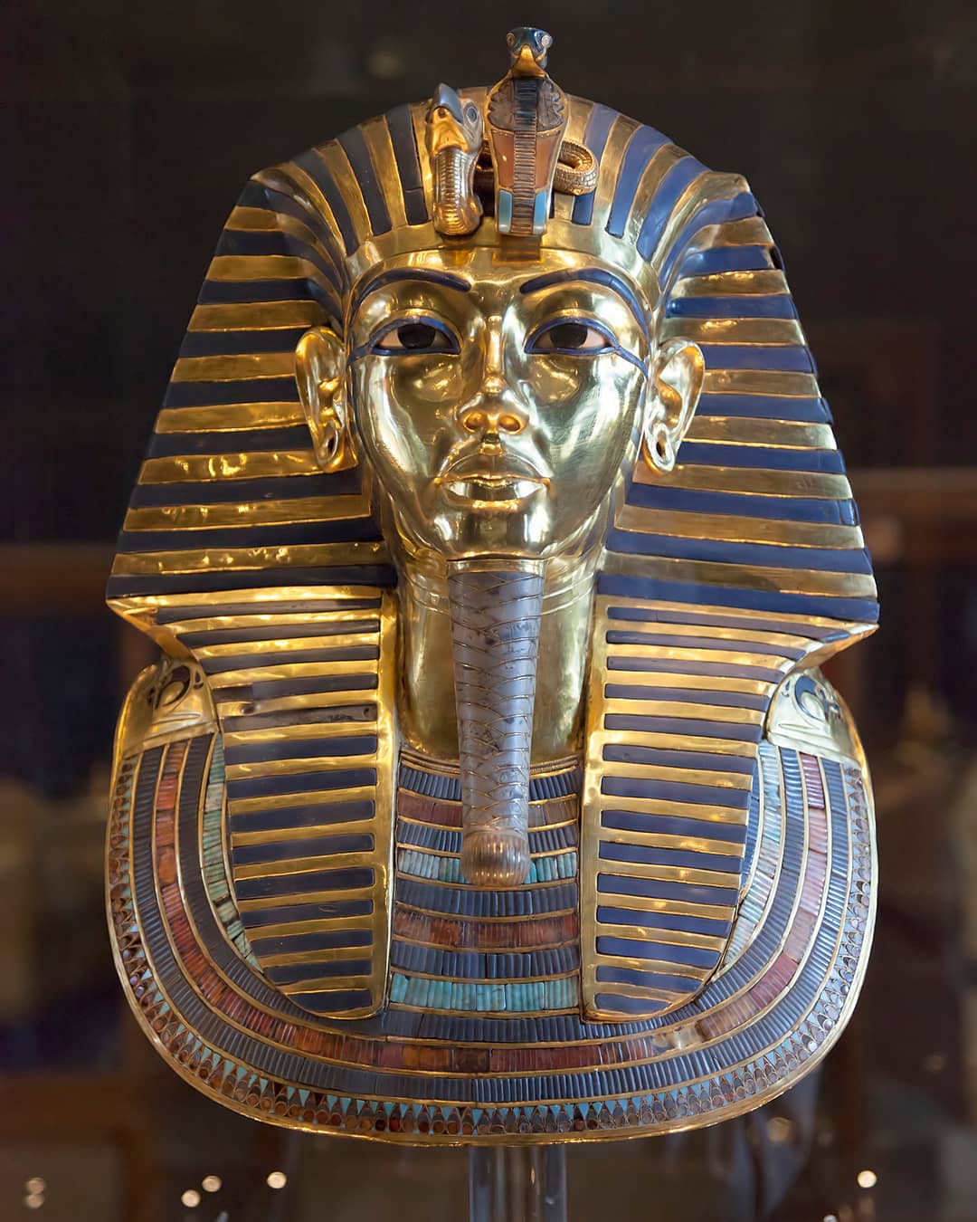 La maschera funeraria d'oro di Tutankhamen al Museo Egizio del Cairo