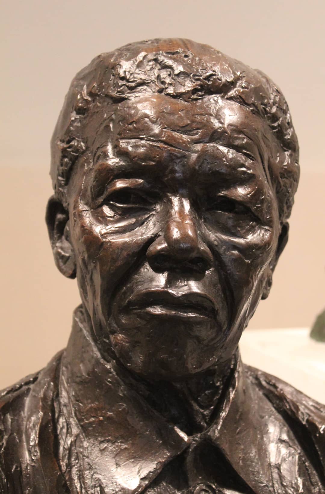 Busto ritratto di Nelson Mandela, che dà il nome all'effetto Mandela