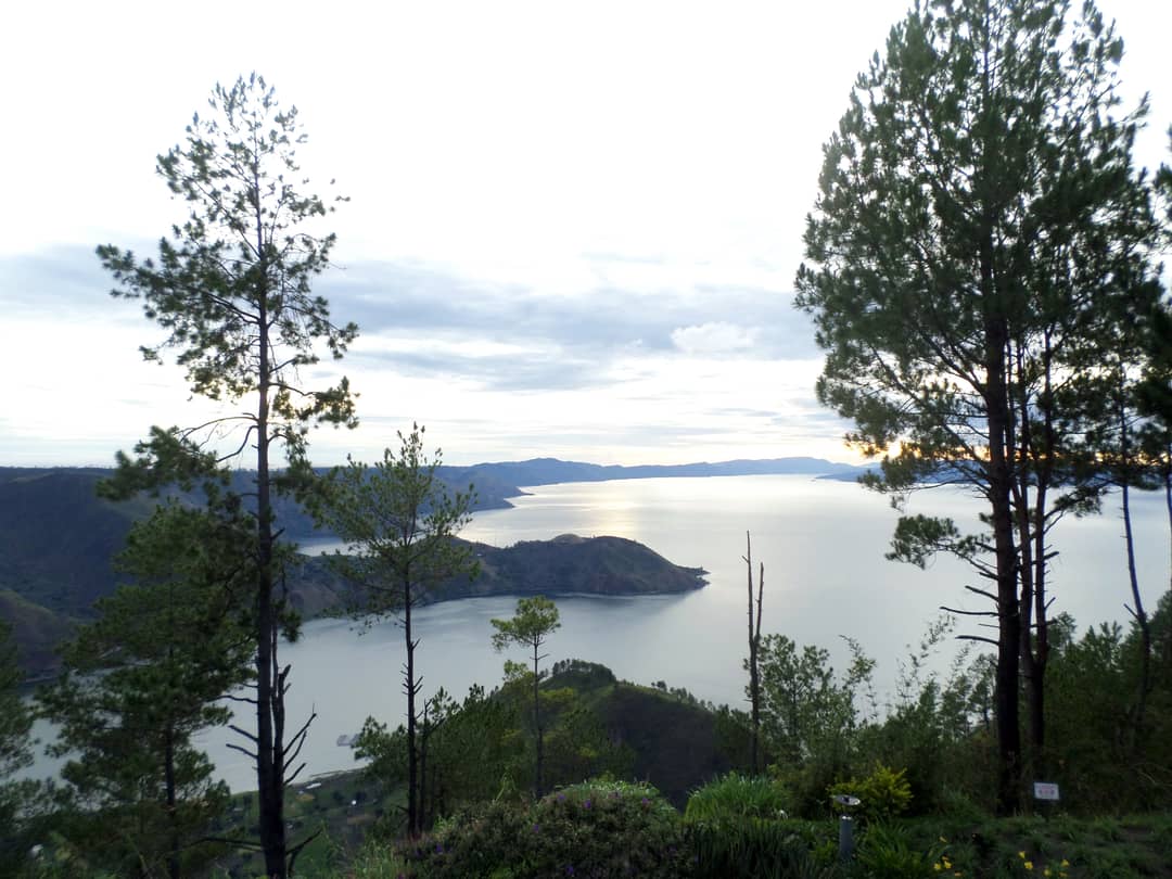Vista panoramica del Lago Toba dalla località di Simalem nel Nord Sumatra