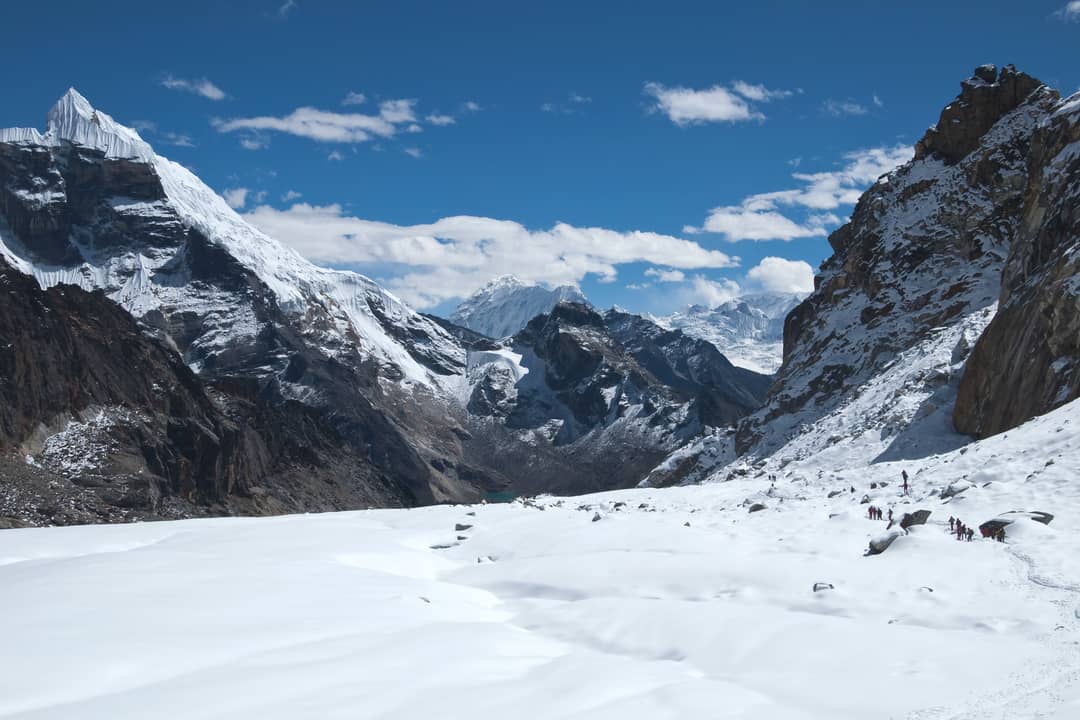 Catena dell'Himalaya innevata in Nepal, la barriera che le oche testa di barra attraversano in migrazione