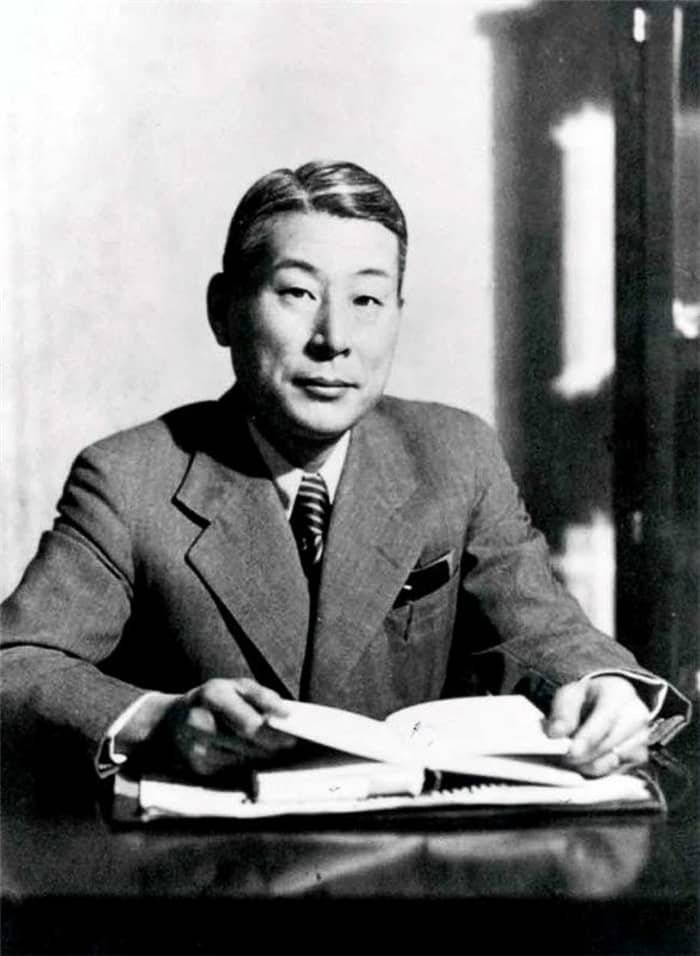 Ritratto fotografico di Chiune Sugihara, diplomatico giapponese