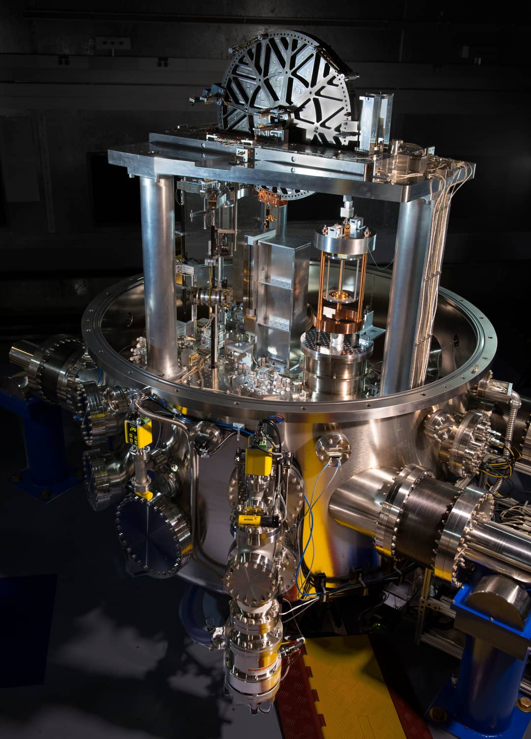 La bilancia di Kibble NIST-4 usata per misurare il chilogrammo tramite la costante di Planck