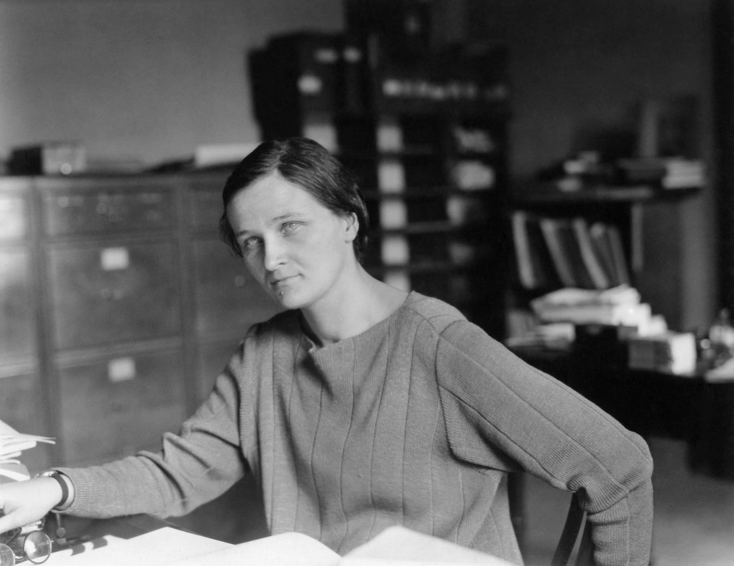 Ritratto fotografico dell'astronoma Cecilia Payne-Gaposchkin