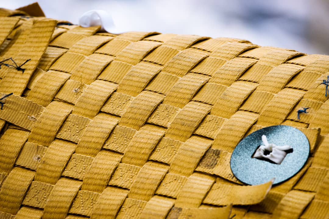 Trama di tessuto in fibra Kevlar giallo intrecciato