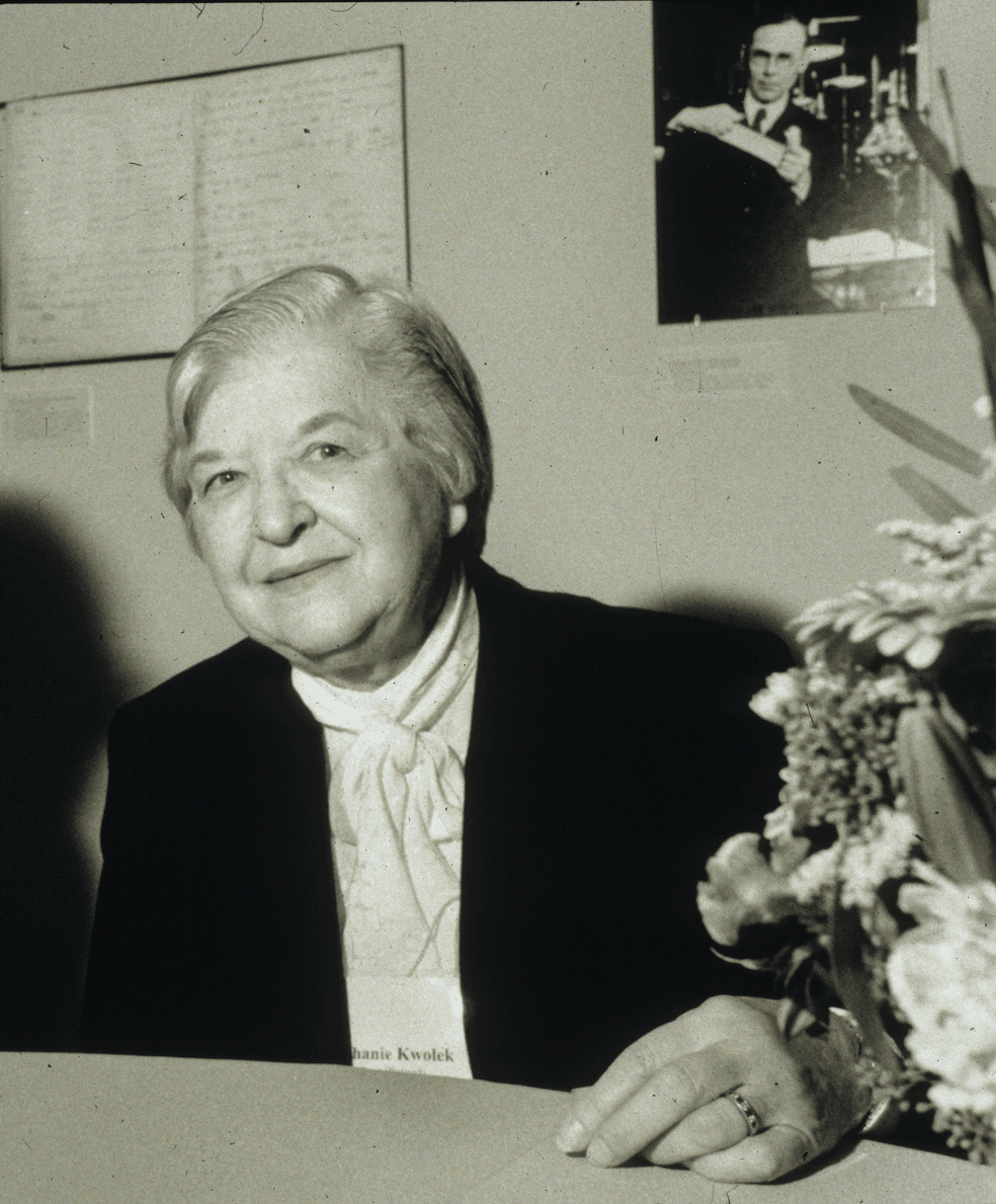 Ritratto fotografico di Stephanie Kwolek, chimica inventrice del Kevlar