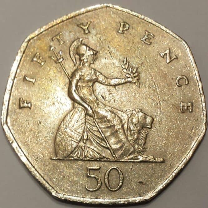 Moneta da 50 pence britannica con la caratteristica forma di ettagono di Reuleaux