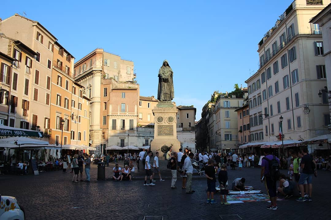 Veduta della piazza di Campo de' Fiori a Roma