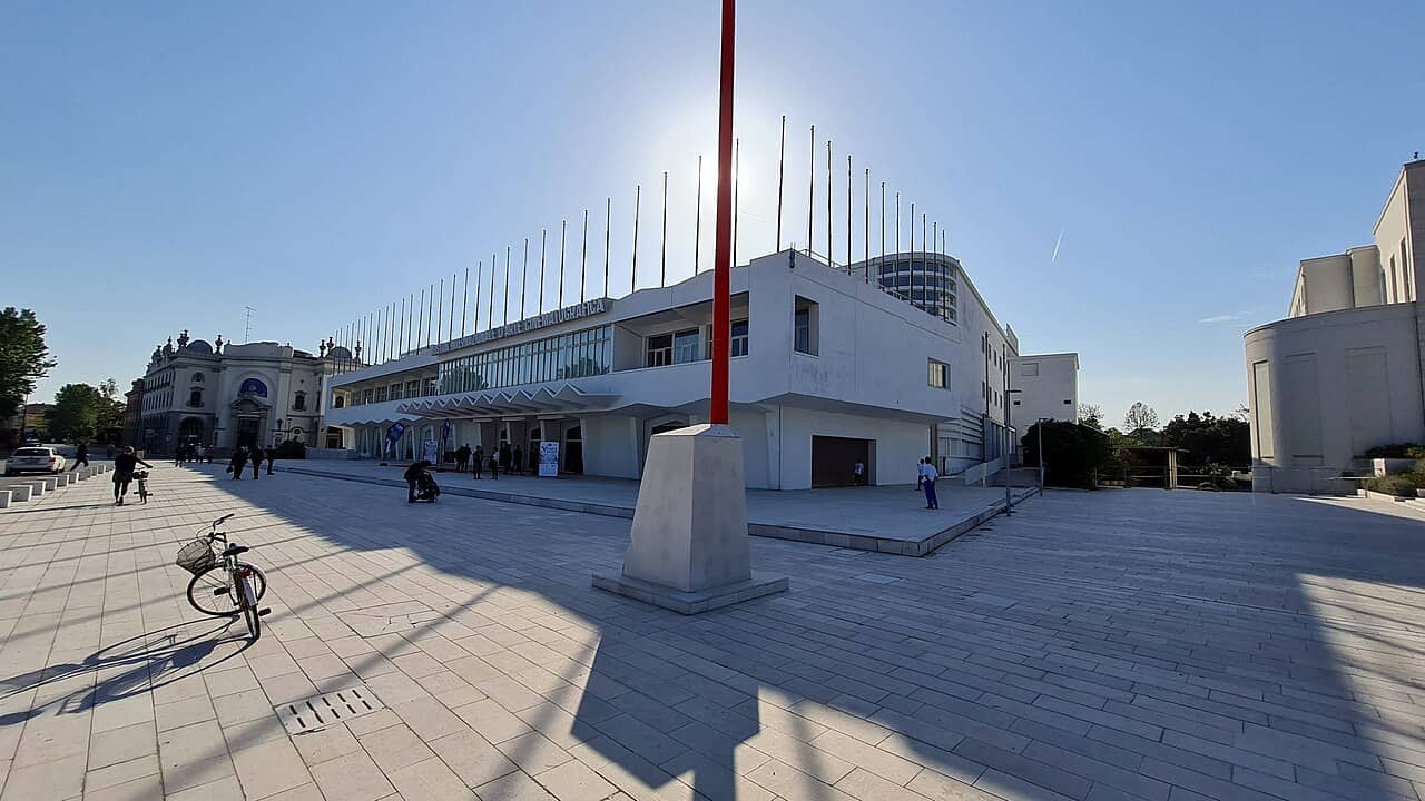 Il Palazzo del Cinema al Lido di Venezia, sede della Mostra Internazionale d'Arte Cinematografica